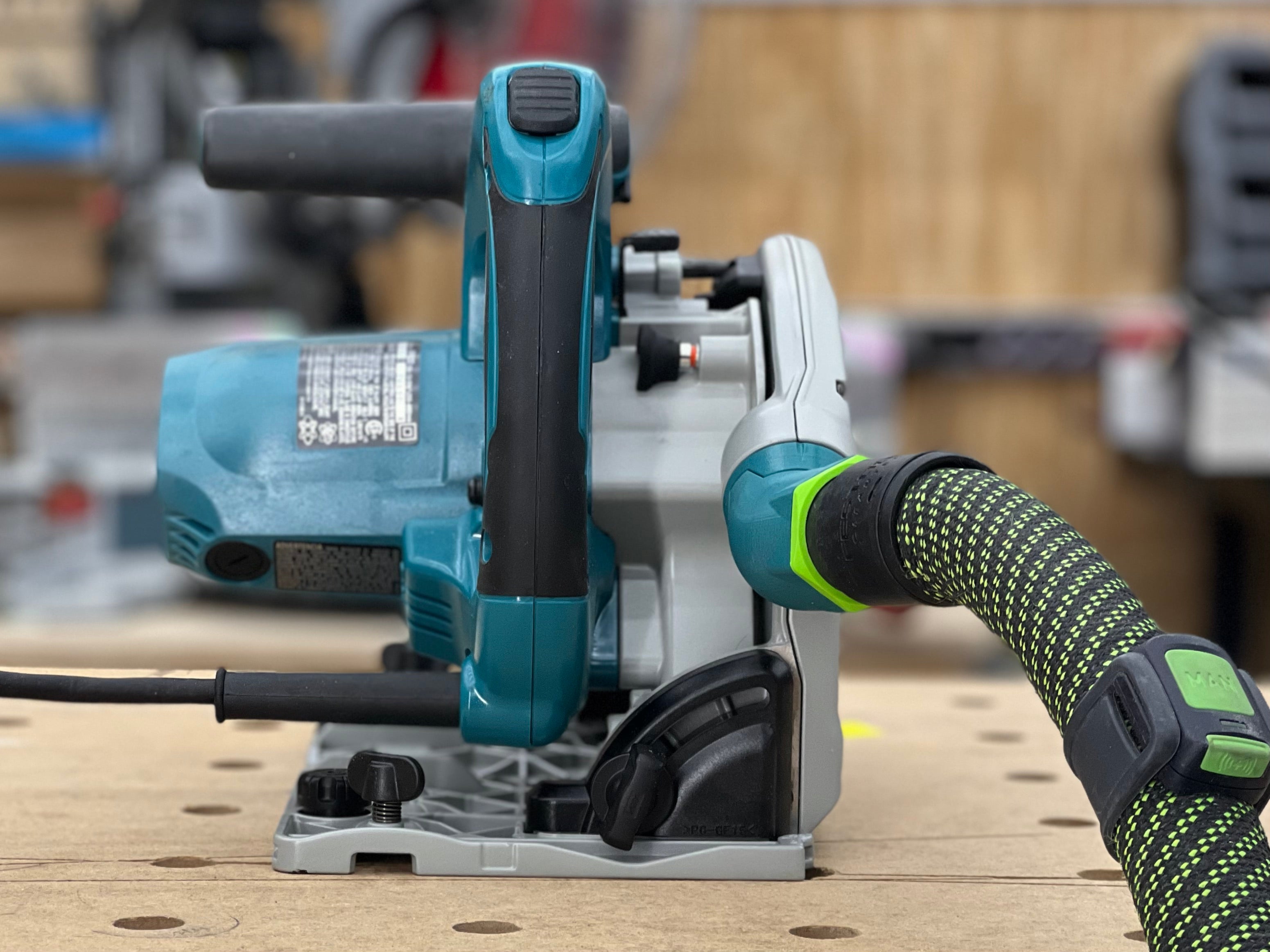 Makita track 2025 saw dust collection